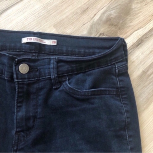 Levi’s Dark Wash Super Skinny Jeans - Picture 8 of 10